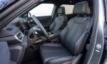 Todos pensando cómo sobrevivir al calor del coche, pero nadie tiene en cuenta este elemento que llega casi a los 70 grados: así lo recuerda la DGT