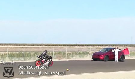 tesla carrera de motos