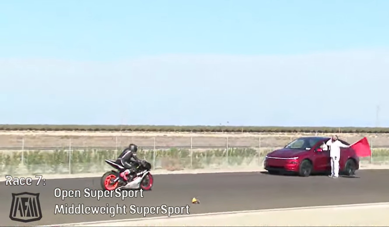 tesla carrera de motos