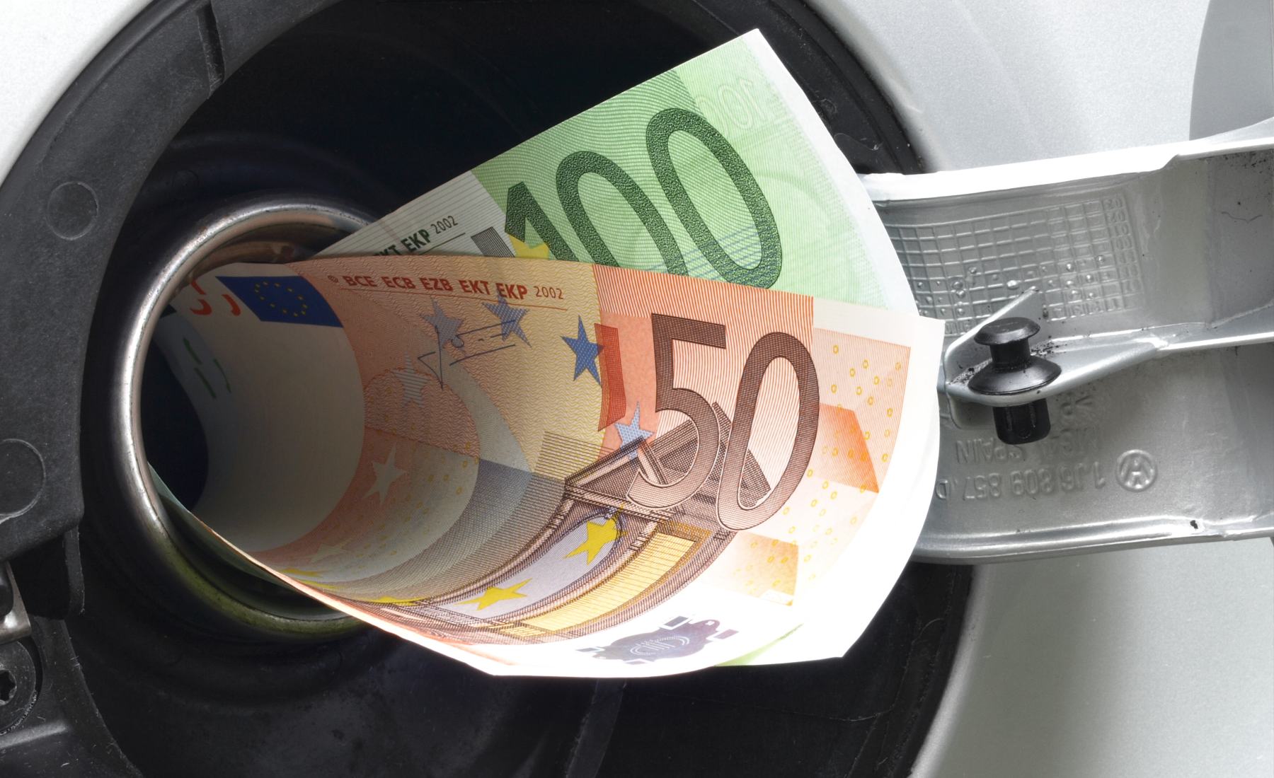 Depósito gasolina dinero