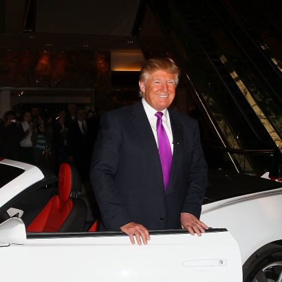 Trump dice que los conductores de coches eléctricos tienen una 'enfermedad': esta es su explicación
