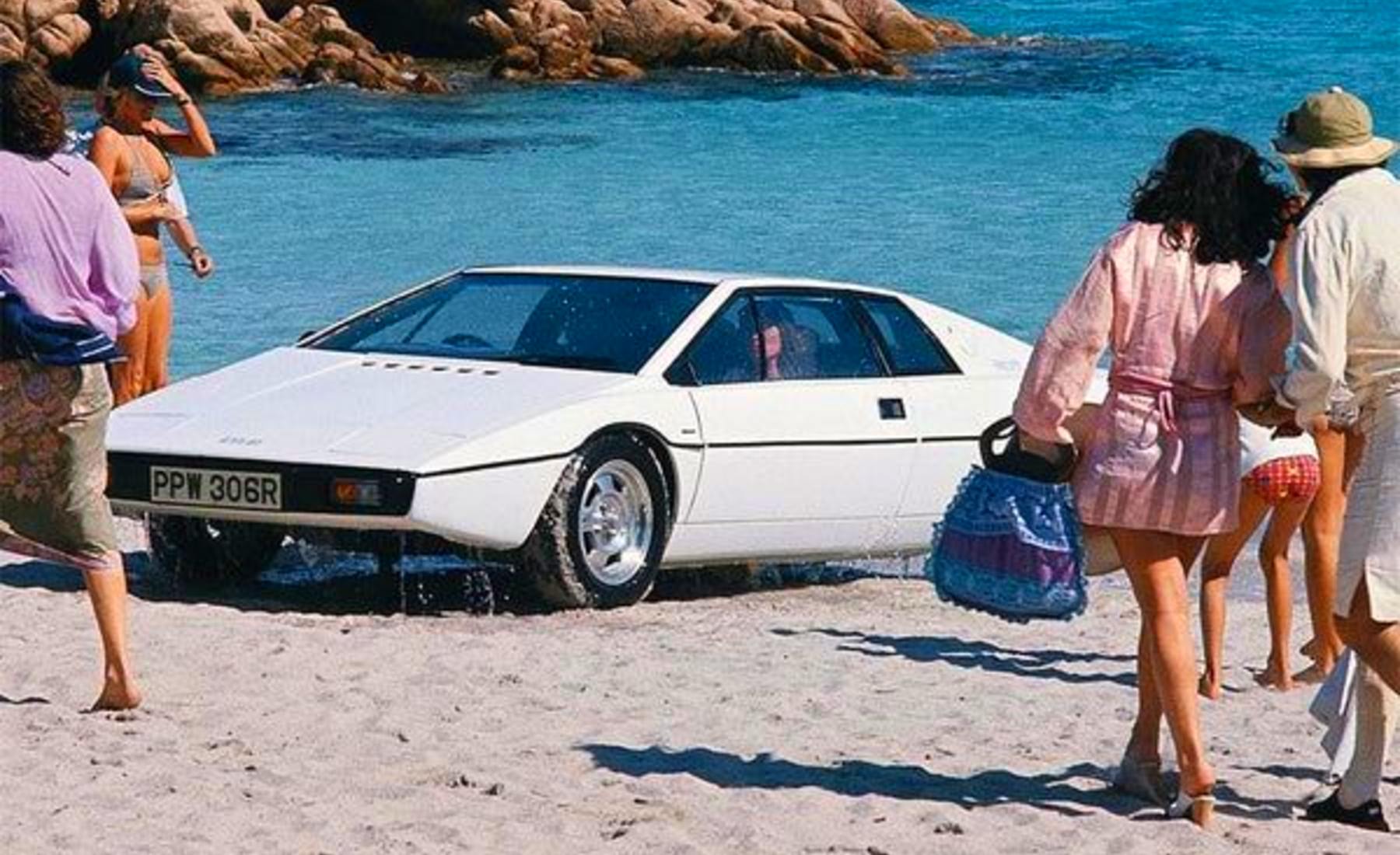 James Bond Lotus Sprit Nellie mojado