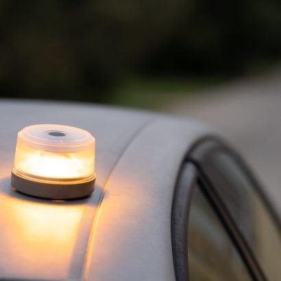 La DGT anula la homologación de cinco balizas V-16: comprueba si la tuya está afectada y si necesitas comprar otra