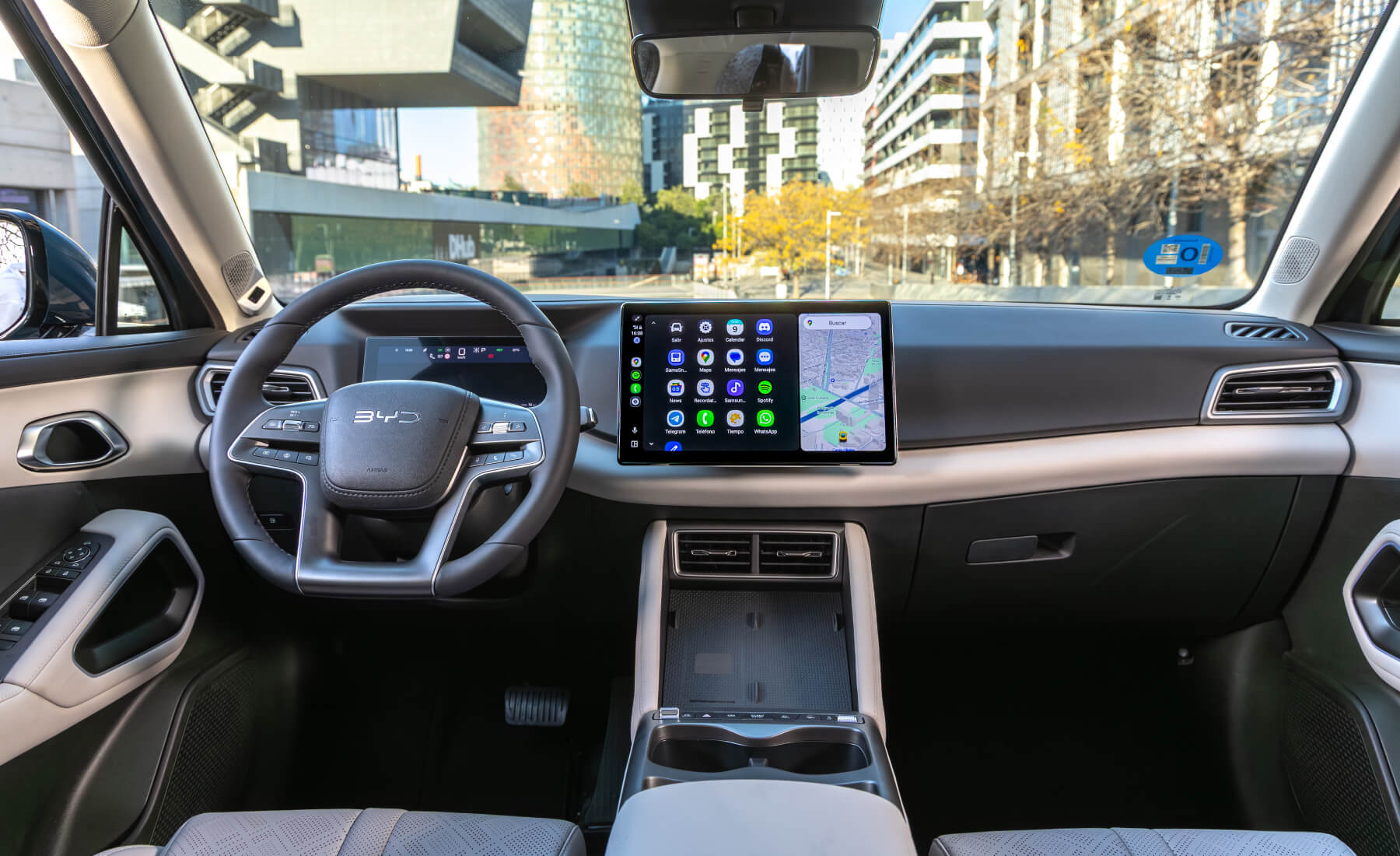 pantalla giratoria byd