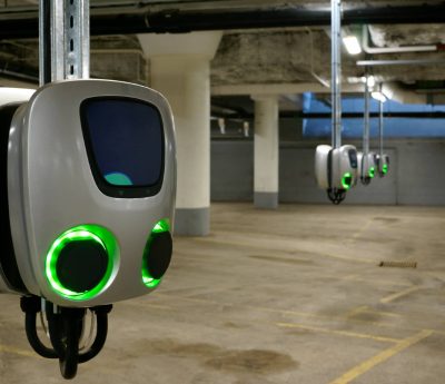 cargador electrico garaje