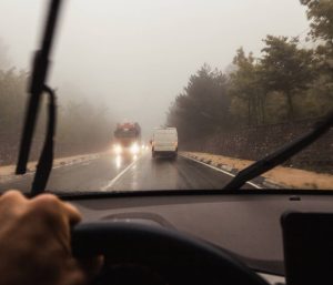 coche lluvia accidentes
