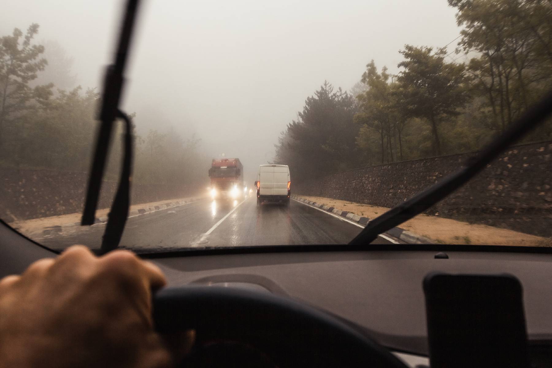 coche lluvia accidentes