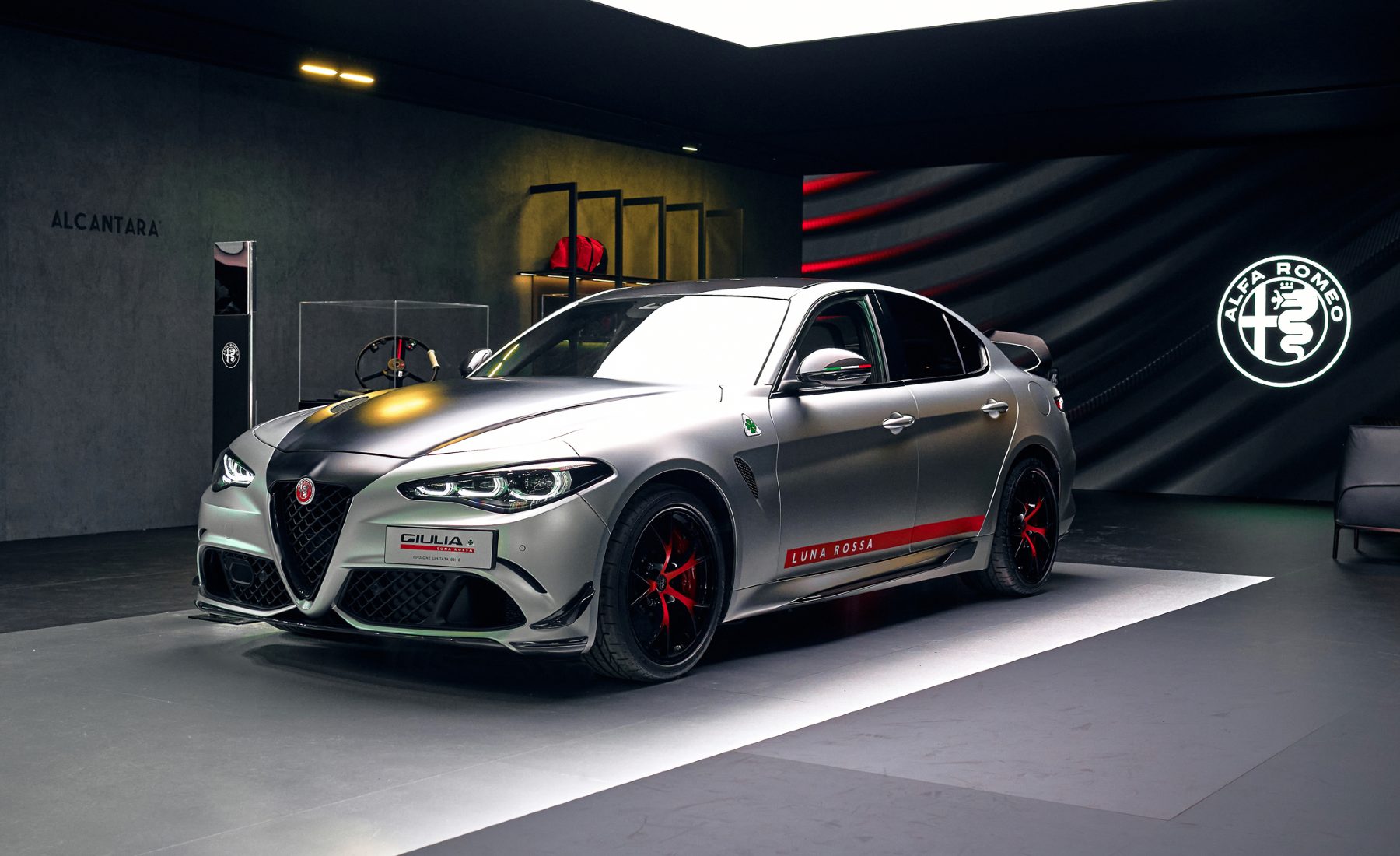 Alfa Romeo Giulia Luna Roja