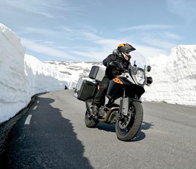 Conducción invierno moto