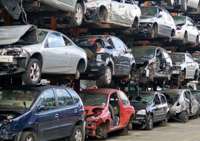 Parecían eternos, pero están desapareciendo: estos son los coches que más acaban en el desguace en España