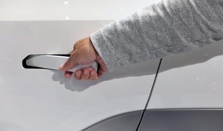 Tirador puerta coche enrasado