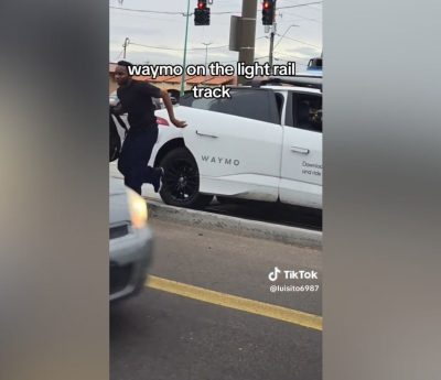 Waymo vías del tren