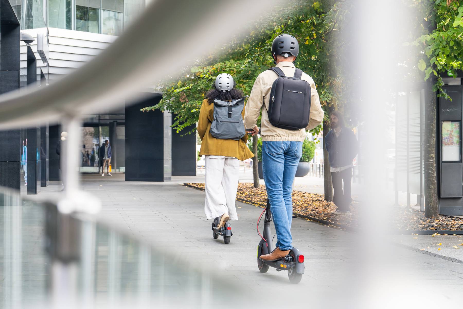 patinete electrico casco dgt