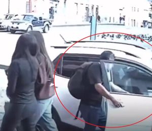 robo de coche puerta abierta