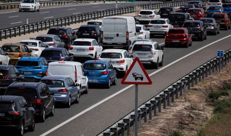Atasco coches autovía España