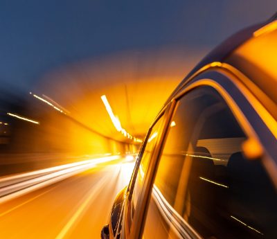 Coche rápido noche