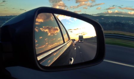 Espejo retrovisor derecho coche