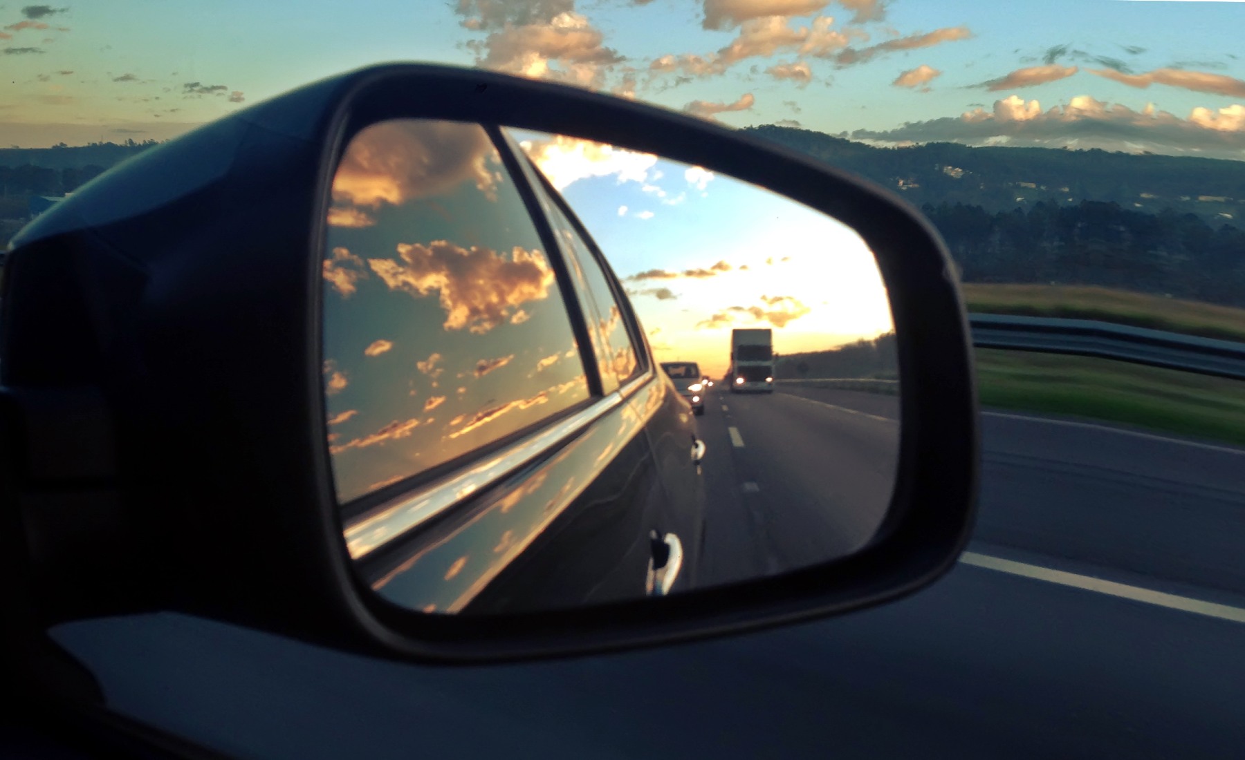 Espejo retrovisor derecho coche