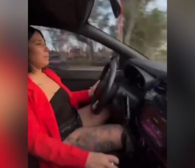 Joven excede el límite de velocidad