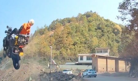 Motorista barranco China