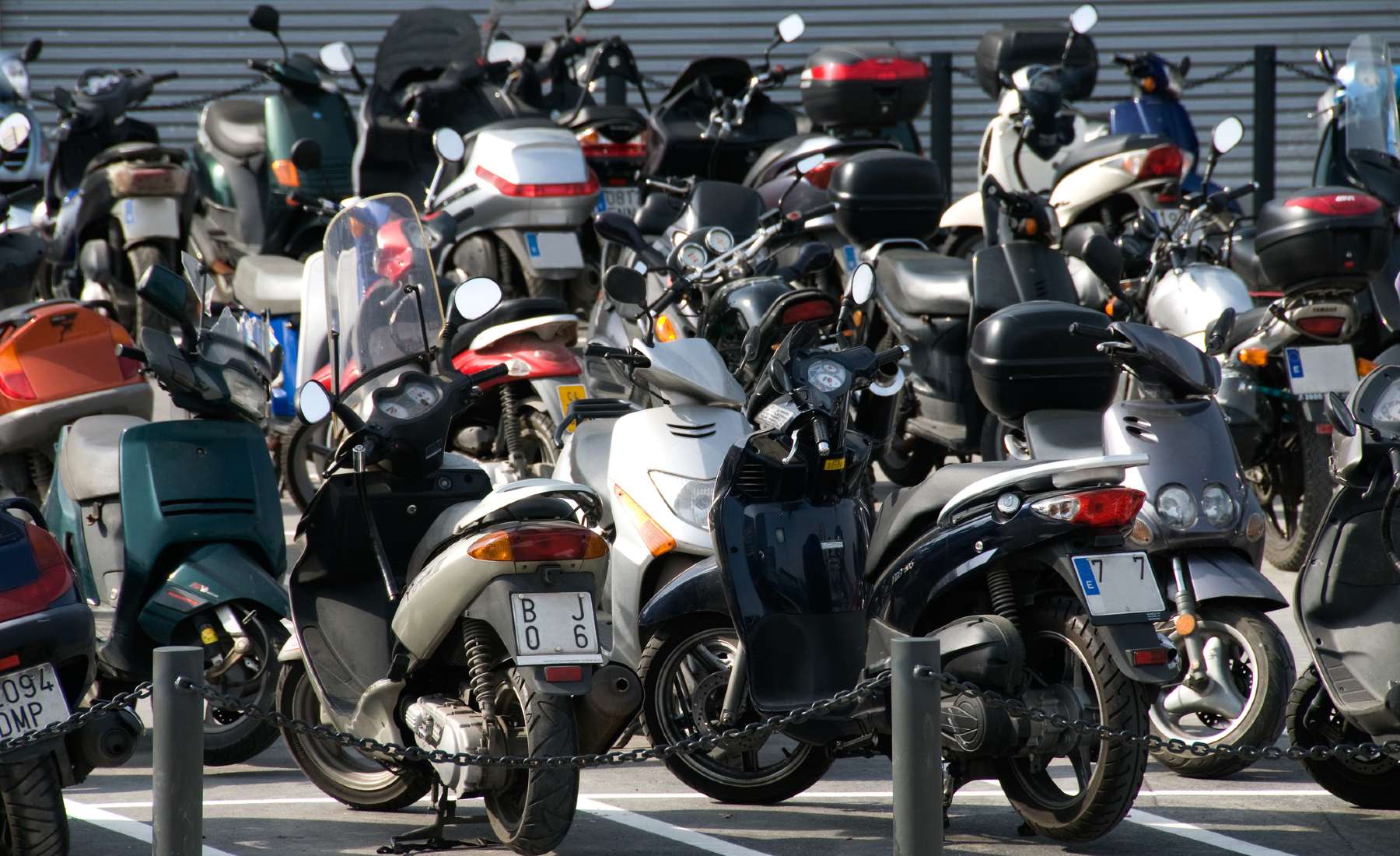 Motos aparcadas en Barcelona
