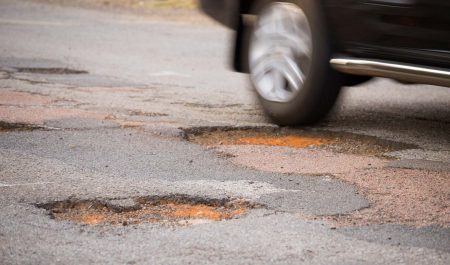 Socavones asfalto carretera