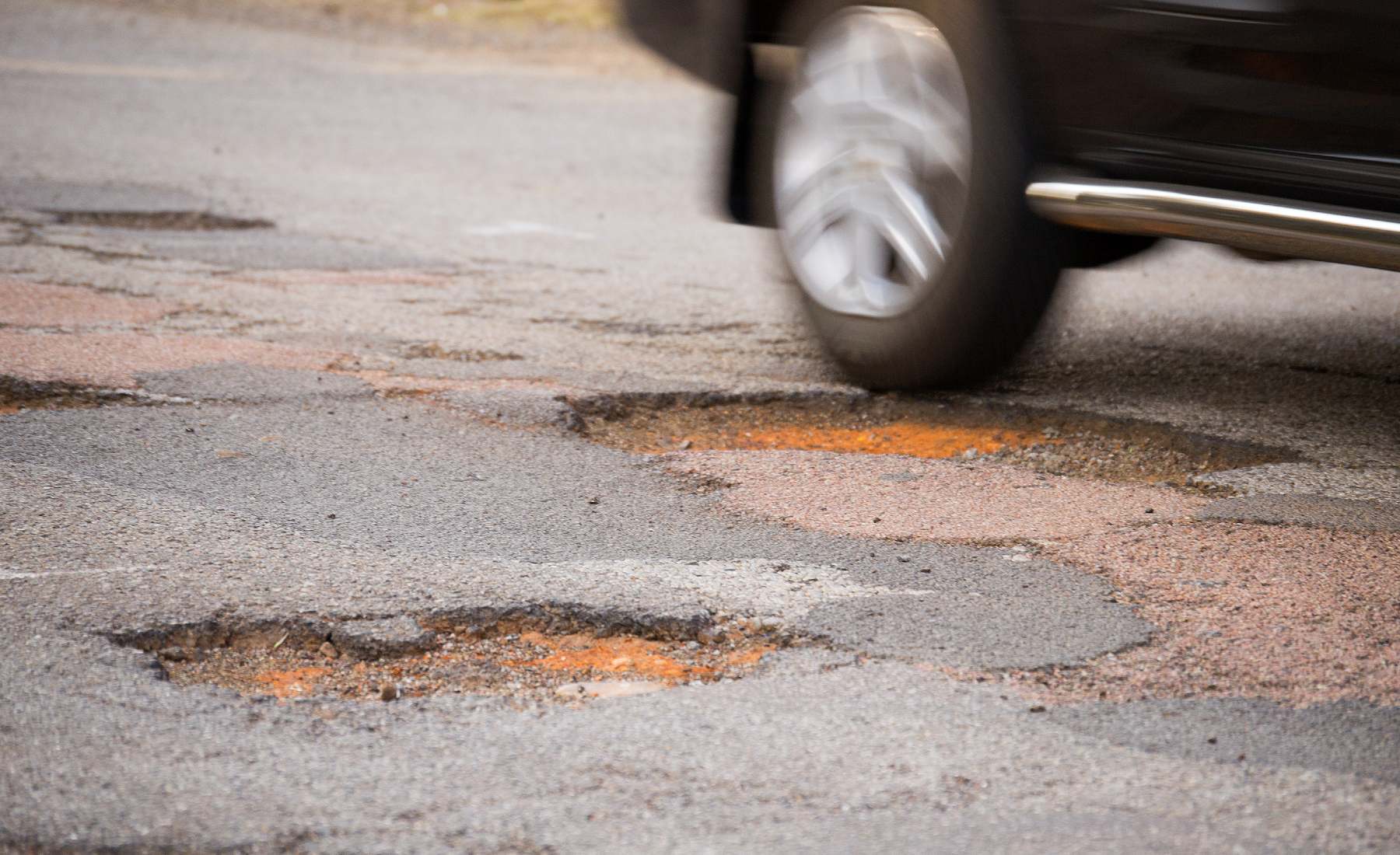 Socavones asfalto carretera