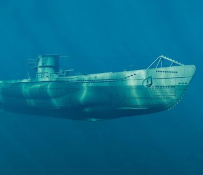 Submarino bajo el agua