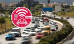 No es una pegatina más: la etiqueta roja agita el futuro del coche, las ciudades y la forma de circular