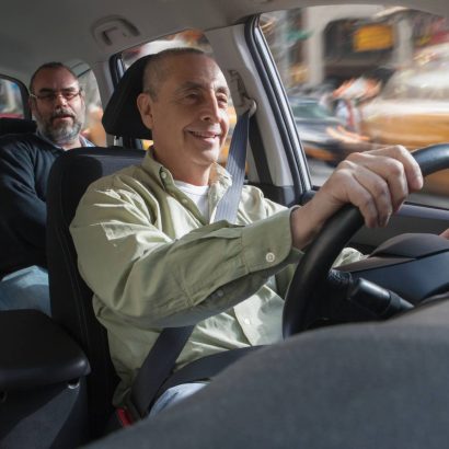 Renovar el carnet de conducir a los 63 años: ¿la DGT lo prorroga hasta los 73 o solo hasta los 65?