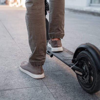 La DGT aclara las nuevas obligaciones para millones de usuarios de patinetes eléctricos: así se hace el registro paso a paso