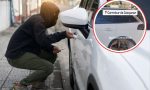 Fue a hacer la compra al supermercado y cuando volvió a su coche le habían hecho esto: el tipo de robo que se repite cada vez más en España