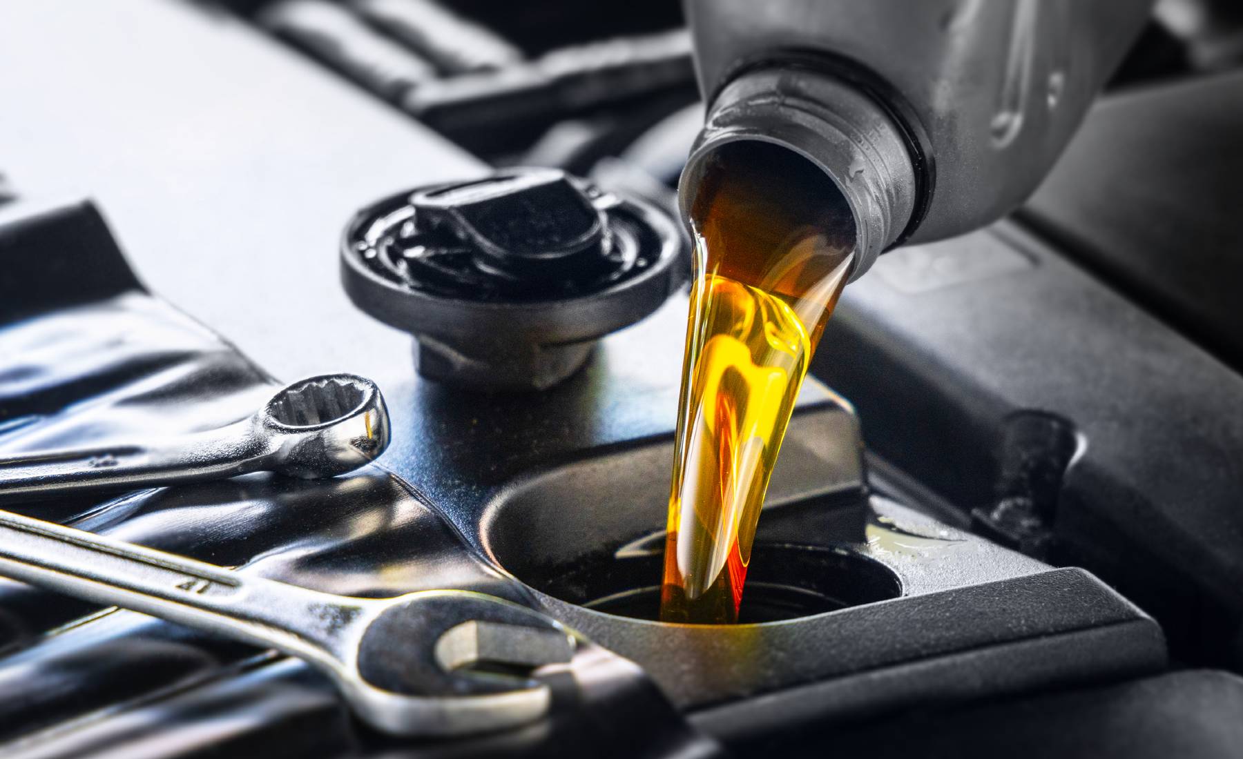 Aceite de motor para coches híbridos.