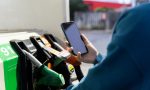 Descubre dónde llenar tu depósito sin pagar de más: las apps que lo hacen posible 