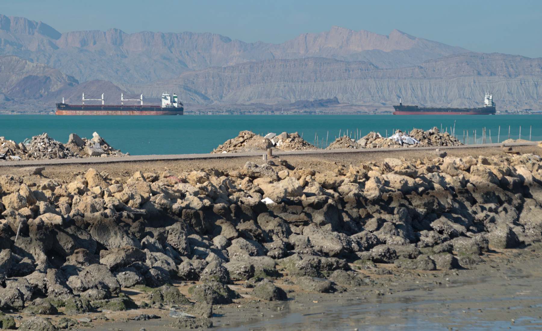 Barcos petroleros en el estrecho de Ormuz