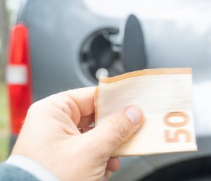 Billete de 50 euros gasolina
