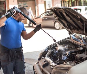 Lavar motor a presión