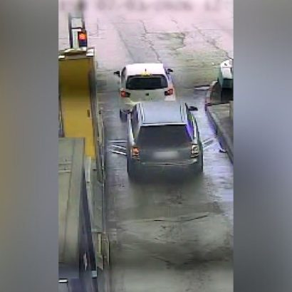 Intentó saltarse un peaje en una autopista de Barcelona y se dio a la fuga: cuando los Mossos lo atraparon, descubrieron algo mucho peor