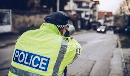 Policía con radar