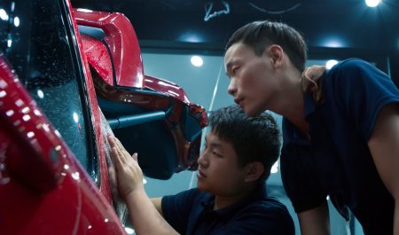 Trabajadores fábrica coches china