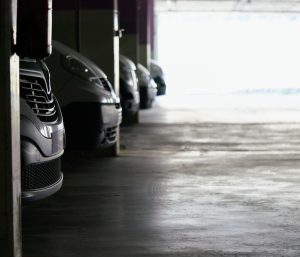 coche okupa plaza aparcamiento