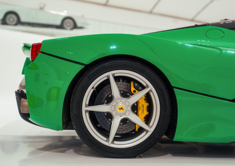 ferrari laferrari verde jamiroquai