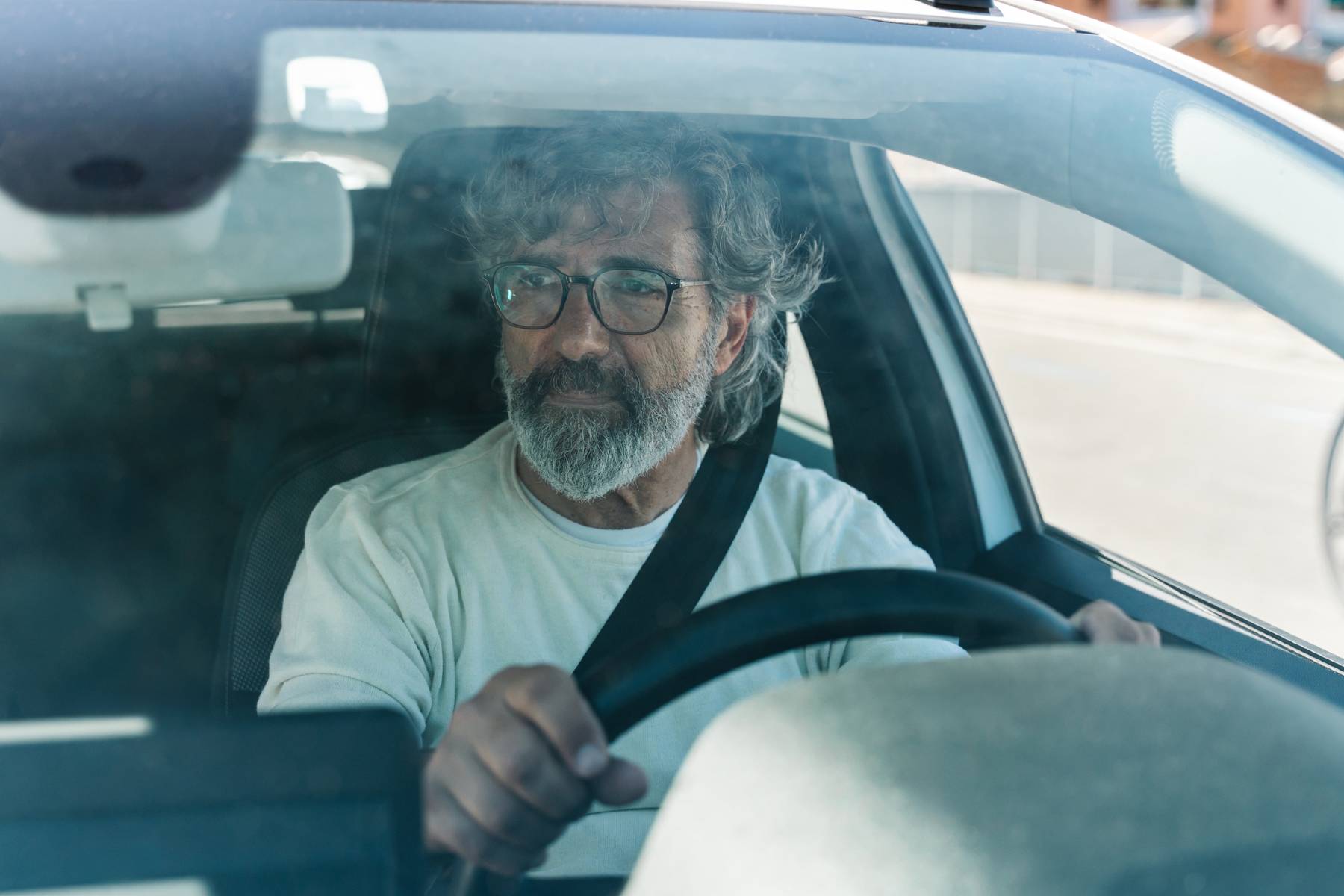 prohibido ir solo coche