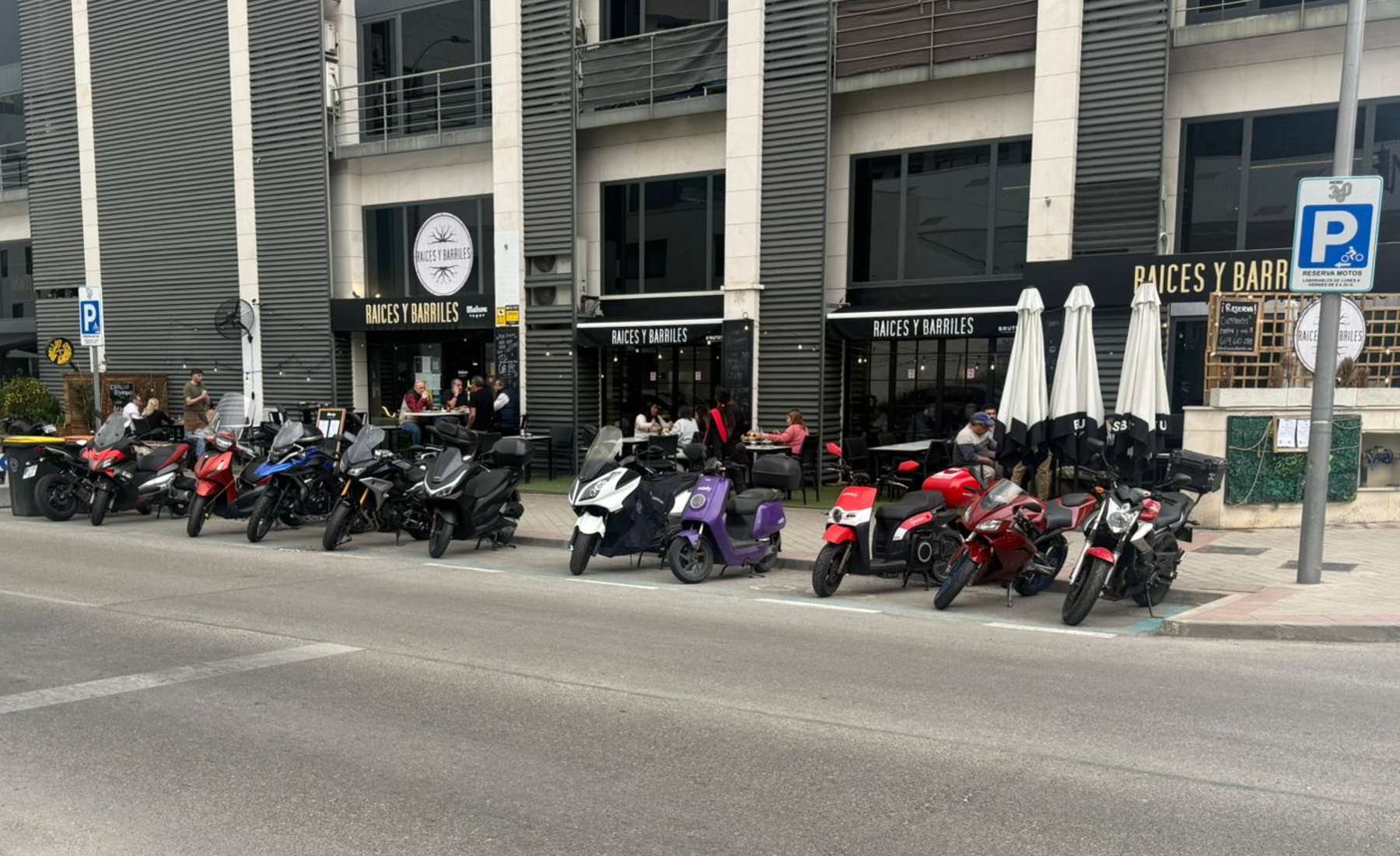Aparcamiento exclusivo motos Madrid