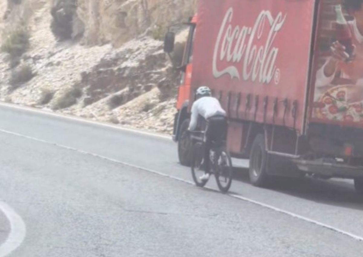 Ciclista adelantamiento