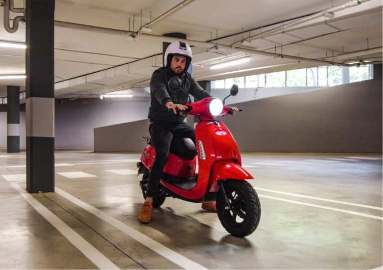 El aviso de la DGT para los dueños de ciclomotores: la inspección que no puedes ignorar este año