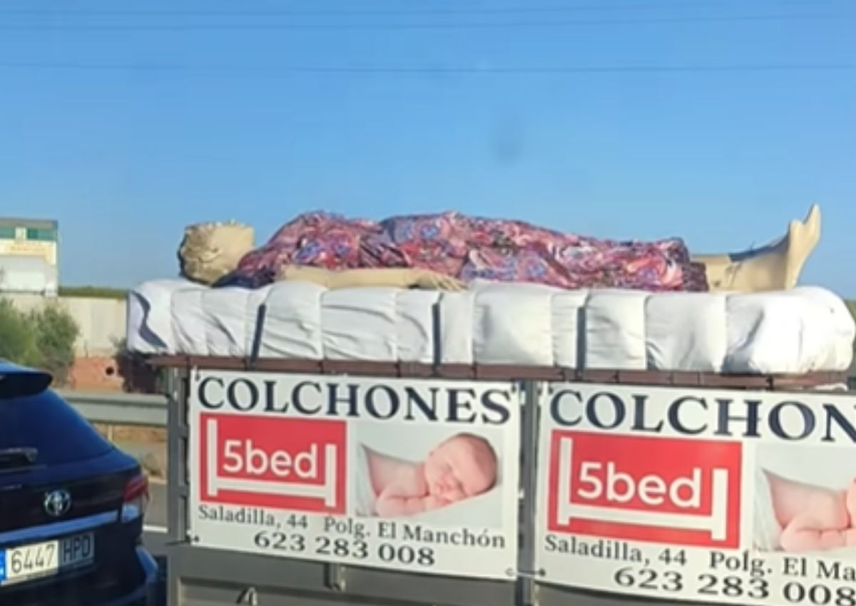 Colchón maniquí carretera
