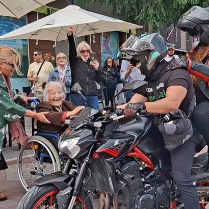 El gesto inesperado que ha encendido las redes en pleno fin de semana de motos 