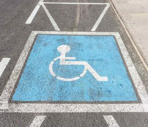 Plaza para personas con movilidad reducida.