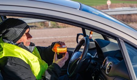 baliza v16 interior coche